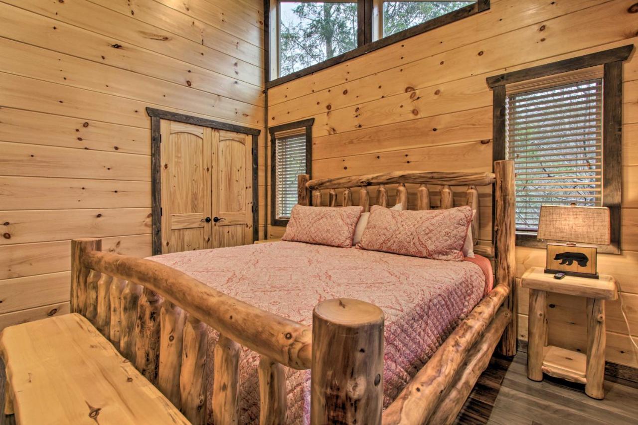 Luxe Cabin With Home Theater Less Than 2 Miles To Gatlinburg Bagian luar foto