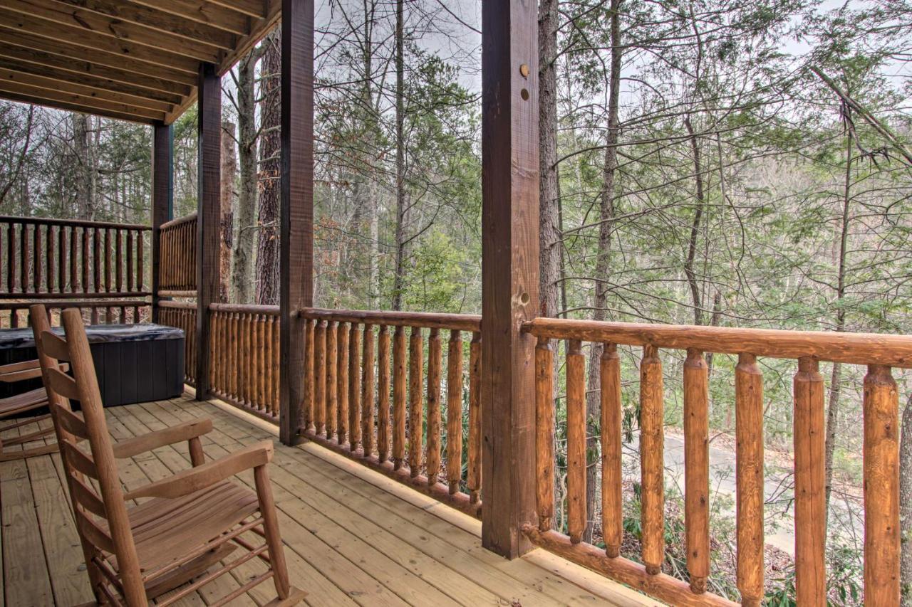 Luxe Cabin With Home Theater Less Than 2 Miles To Gatlinburg Bagian luar foto